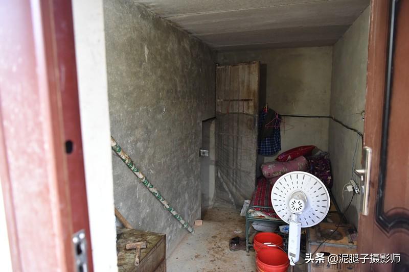 山西農(nóng)民大棚里種香椿，9分地種植70000苗，28元1斤，收入保密